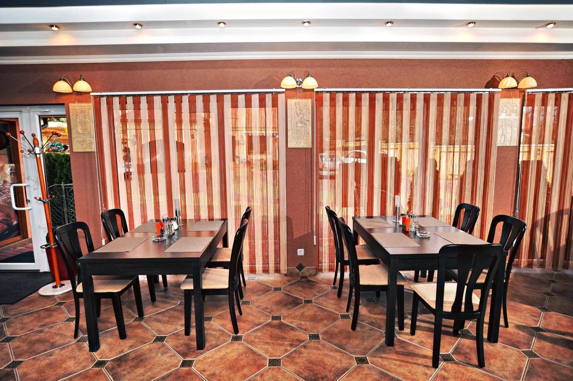 Magnat Hotel Mukacheve Exterior photo